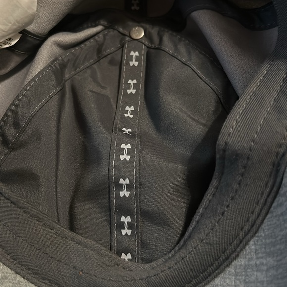 NWOT Under Armour cap - Picture 6 of 6